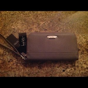Nicole Miller New York wristlet/clutch